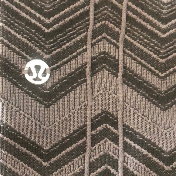 <SOLD> Lululemon leggings - Picture 2 of 2